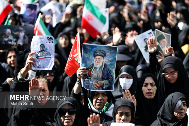 تشییع پیکر مطهر ۴ شهید اقتدار ایران اسلامی در اراک