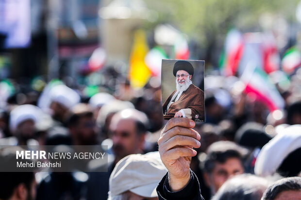 تجدید پیمان مردم قم با رهبر شهید