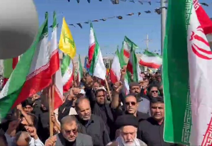 راهپیمایی مردم بندر دیر در خونخواهی رهبر شهید