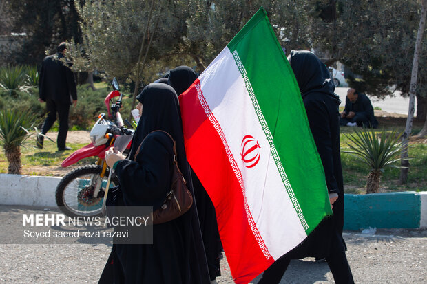 راهپیمایی سراسری نمازگزاران مردم تهران پس از اقامه نماز جمعه