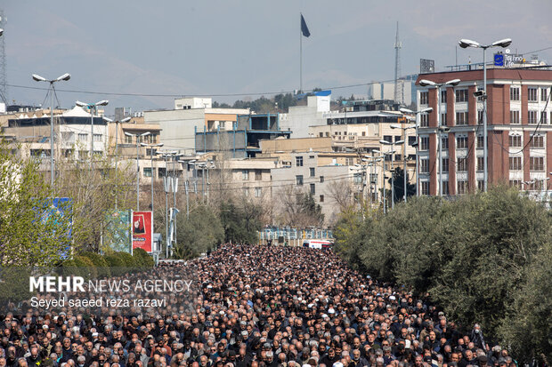 راهپیمایی سراسری نمازگزاران مردم تهران پس از اقامه نماز جمعه