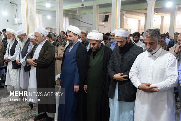 اجتماع دشمن شکن جامعه اهل سنت مشهد در پی شهادت رهبر انقلاب اسلامی