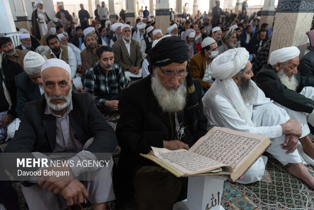 اجتماع دشمن شکن جامعه اهل سنت مشهد در پی شهادت رهبر انقلاب اسلامی