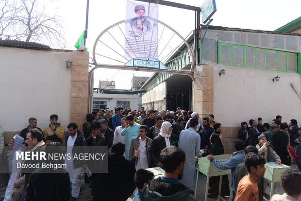اجتماع دشمن شکن جامعه اهل سنت مشهد در پی شهادت رهبر انقلاب اسلامی