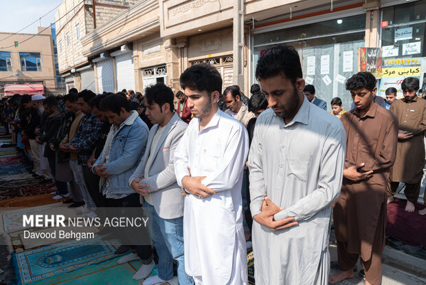 اجتماع دشمن شکن جامعه اهل سنت مشهد در پی شهادت رهبر انقلاب اسلامی