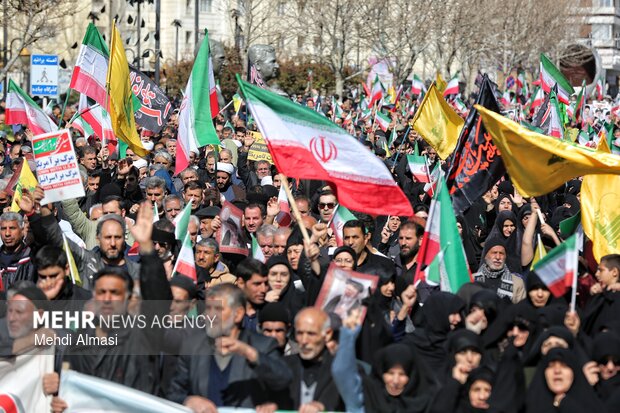 راهپیمایی مردم زنجان در محکومیت حملات آمریکایی - صهیونیستی