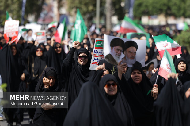 راهپیمایی مردم بوشهر در محکومیت حملات آمریکایی - صهیونیستی