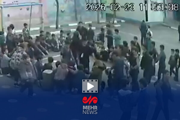 تصاویر دوربین مداربسته از حمله وحشیانه موشکی به مدرسهای در قزوین تصاویر دوربین مداربسته از حمله وحشیانه موشکی به مدرسهای در قزوین