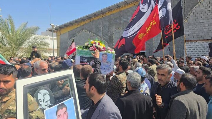 پیکر مطهر شهید «حمید جعفری» در شهرستان گناوه تشییع شد