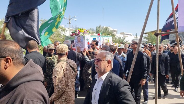 پیکر مطهر شهید «حمید جعفری» در شهرستان گناوه تشییع شد