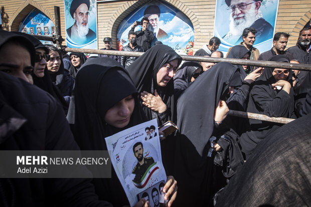 خاکسپاری پیکر مطهر شهدای مدافع وطن در اراک