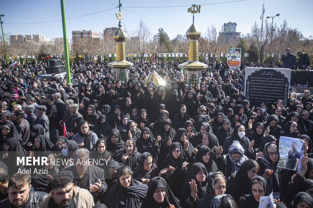 خاکسپاری پیکر مطهر شهدای مدافع وطن در اراک