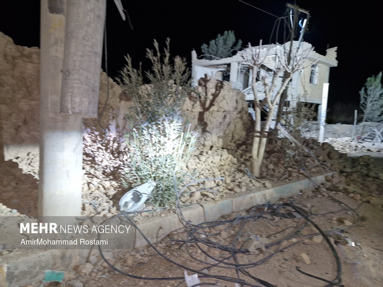 مدیرعامل برق تهران از بازسازی ۲۲۹ نقطه آسیب‌دیده در جنگ رمضان خبر داد