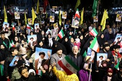 تداوم اجتماع شبانه مردم ورامین در خون‌خواهی رهبر شهید امت