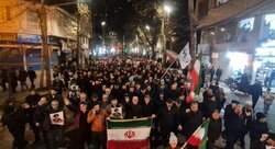 سوگواری مردم لاهیجان در هفتمین شب شهادت رهبر انقلاب