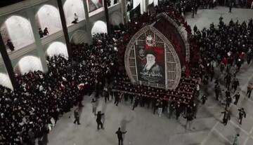 آیین نخل‌برداری در اردکان به یاد امام شهید انقلاب؛ رمضانی که محرم شد