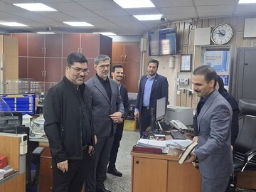 بازدید مدیرعامل بانک تجارت از واحد ارزی اسکان ، خزانه داری ارزی