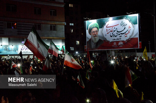 اجتماع مردم بندرعباس در سوگ قائد شهید امت همزمان با اولین شب قدر