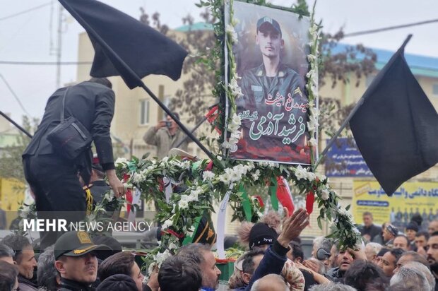 پیکر شهید مدافع وطن در پارس‌آباد تشییع شد