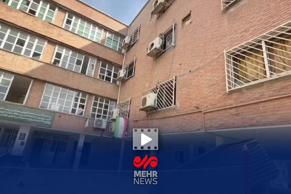 کمکهای ترامپ به دبیرستان علامه حلی تهران رسید کمکهای ترامپ به دبیرستان علامه حلی تهران رسید