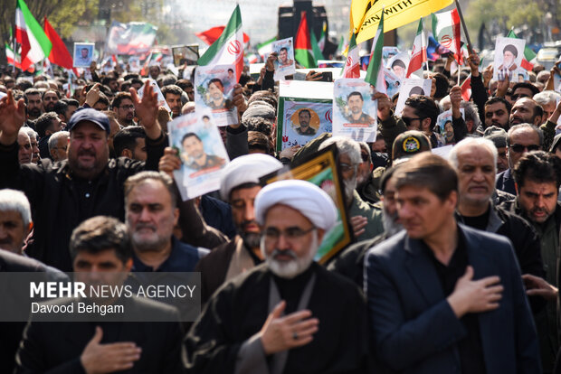 تشییع پیکر مطهر ۴ شهید اقتدار ایران در مشهد