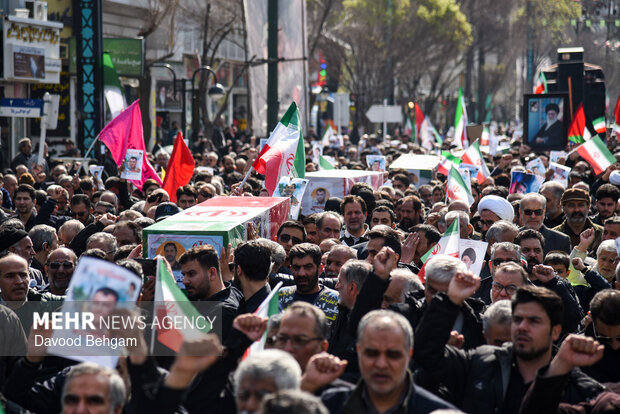 تشییع پیکر مطهر ۴ شهید اقتدار ایران در مشهد