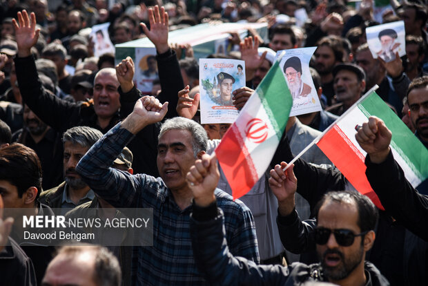 تشییع پیکر مطهر ۴ شهید اقتدار ایران در مشهد