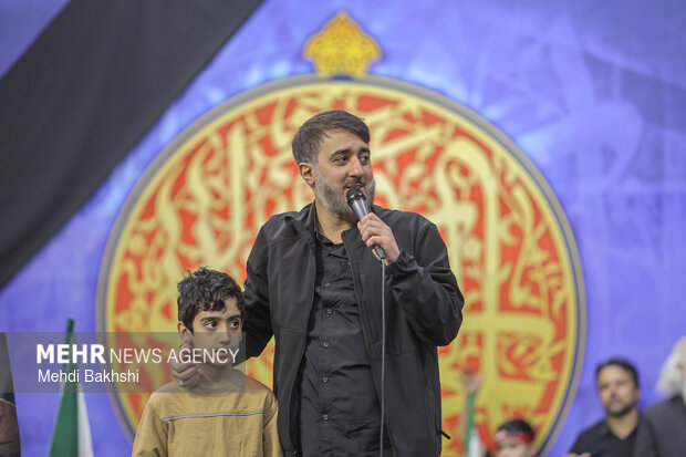 اجتماع هزاران نفری «پسران سید علی» در حرم بانوی کرامت اجتماع هزاران نفری «پسران سید علی» در حرم بانوی کرامت