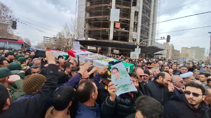 پیکر پاک چهار شهید نیروی انتظامی در مرند تشییع شد پیکر پاک چهار شهید نیروی انتظامی در مرند تشییع شد