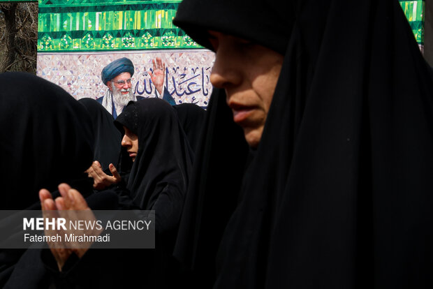 تجمع جمعی از بانوان تهرانی در اعلام انزجار از جنایات آمریکا و رژیم صهیونیستی