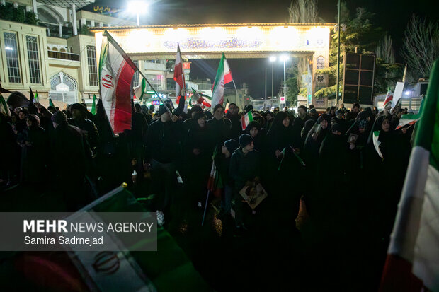 عزاداری و تجمع مردمی در سوگ رهبر شهید در میدان تجریش تهران