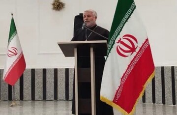 کشیش عزیزیان: اتحاد و اتفاق خود را برابر دشمنان حفظ کنیم