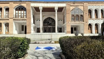 نصب نشان «سپر آبی» برای حفاظت از میراث تاریخی کردستان در برابر جنگ