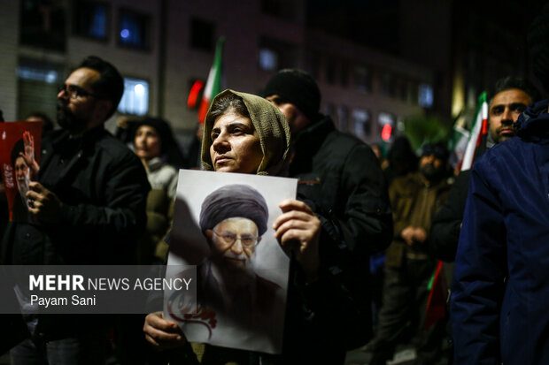 عزاداری و تجمع مردمی در سوگ رهبر شهید در تهرانسر