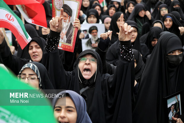 اجتماع بانوان انقلابی تبریز در خونخواهی قائد اُمّت