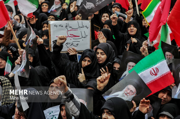 اجتماع بانوان انقلابی تبریز در خونخواهی قائد اُمّت