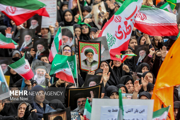 اجتماع بانوان انقلابی تبریز در خونخواهی قائد اُمّت