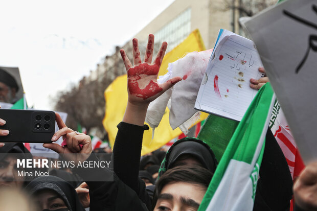 اجتماع بانوان انقلابی تبریز در خونخواهی قائد اُمّت