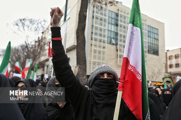 اجتماع بانوان انقلابی تبریز در خونخواهی قائد اُمّت