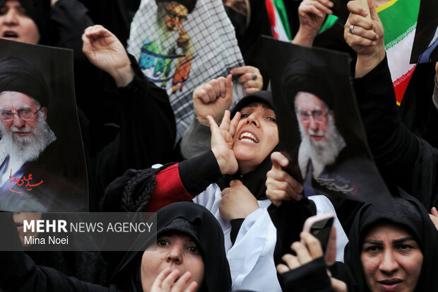 اجتماع بانوان انقلابی تبریز در خونخواهی قائد اُمّت