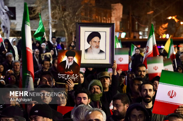 سوگواری مردم ارومیه در هفتمین روز شهادت امام اُمّت