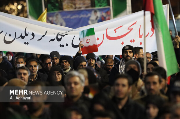 سوگواری مردم ارومیه در هفتمین روز شهادت امام اُمّت