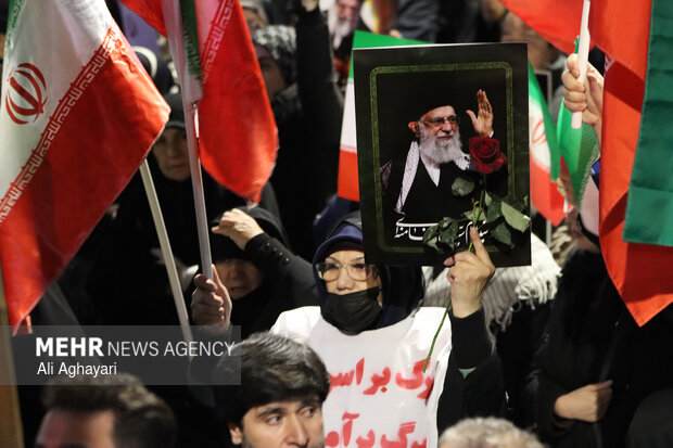 سوگواری مردم ارومیه در هفتمین روز شهادت امام اُمّت