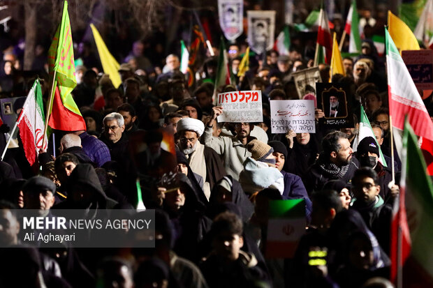 سوگواری مردم ارومیه در هفتمین روز شهادت امام اُمّت