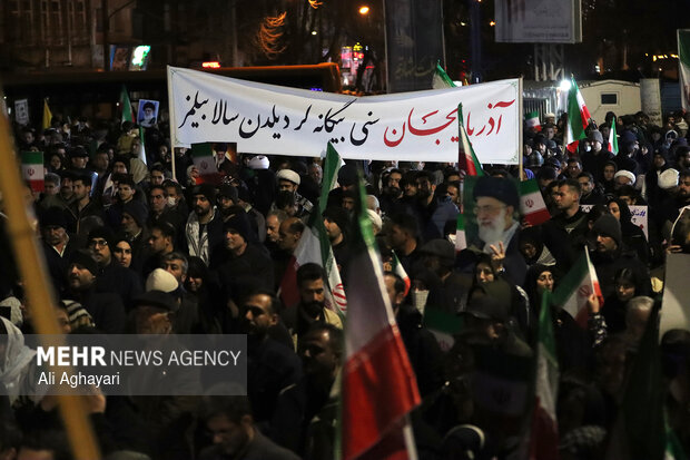 سوگواری مردم ارومیه در هفتمین روز شهادت امام اُمّت