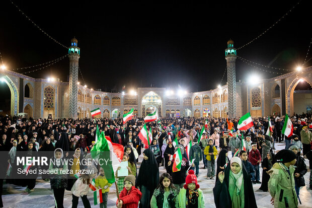 اجتماع دانش آموزان شهرستان آران و بیدگل در محکومیت تجاوز آمریکا و رژیم صهیونیستی