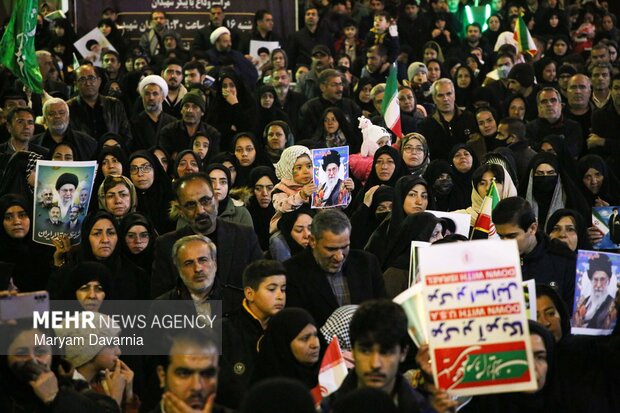 اجتماع بجنوردی‌ها در هفتمین روز شهادت رهبر انقلاب