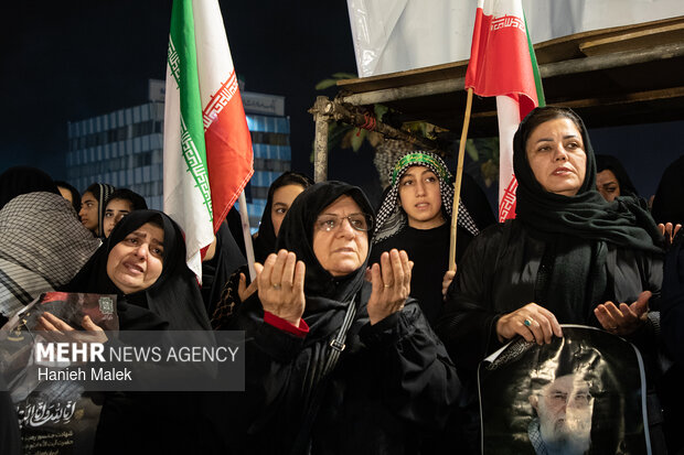 اجتماع شبانه مردم گرگان در سوگ و خونخواهی رهبر شهید