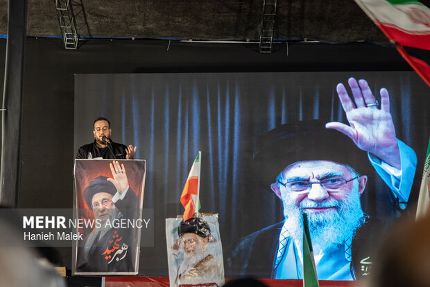 اجتماع شبانه مردم گرگان در سوگ و خونخواهی رهبر شهید