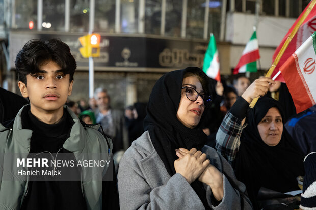 اجتماع شبانه مردم گرگان در سوگ و خونخواهی رهبر شهید